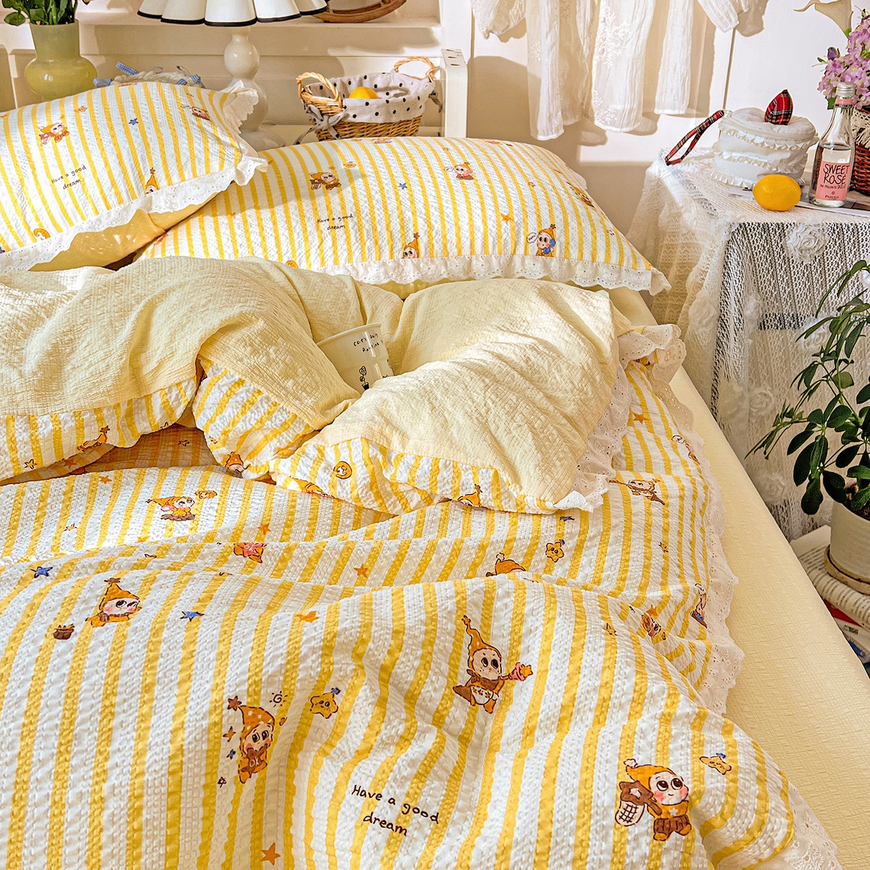 91家纺网 家纺一手货源 找家纺 一比一家纺 2026新款泡芙纱花边四件套 小黄人