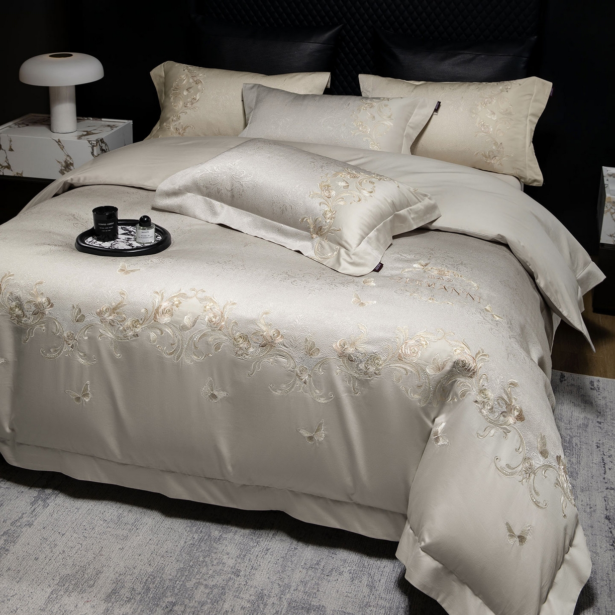 91家纺网 家纺一手货源 找家纺 爱妮菲家纺 2026高端新品A类100支长绒棉纯棉四件套100全棉厚织提花高档重工刺绣被套床单床笠床上用品 觅棠-迷雾灰