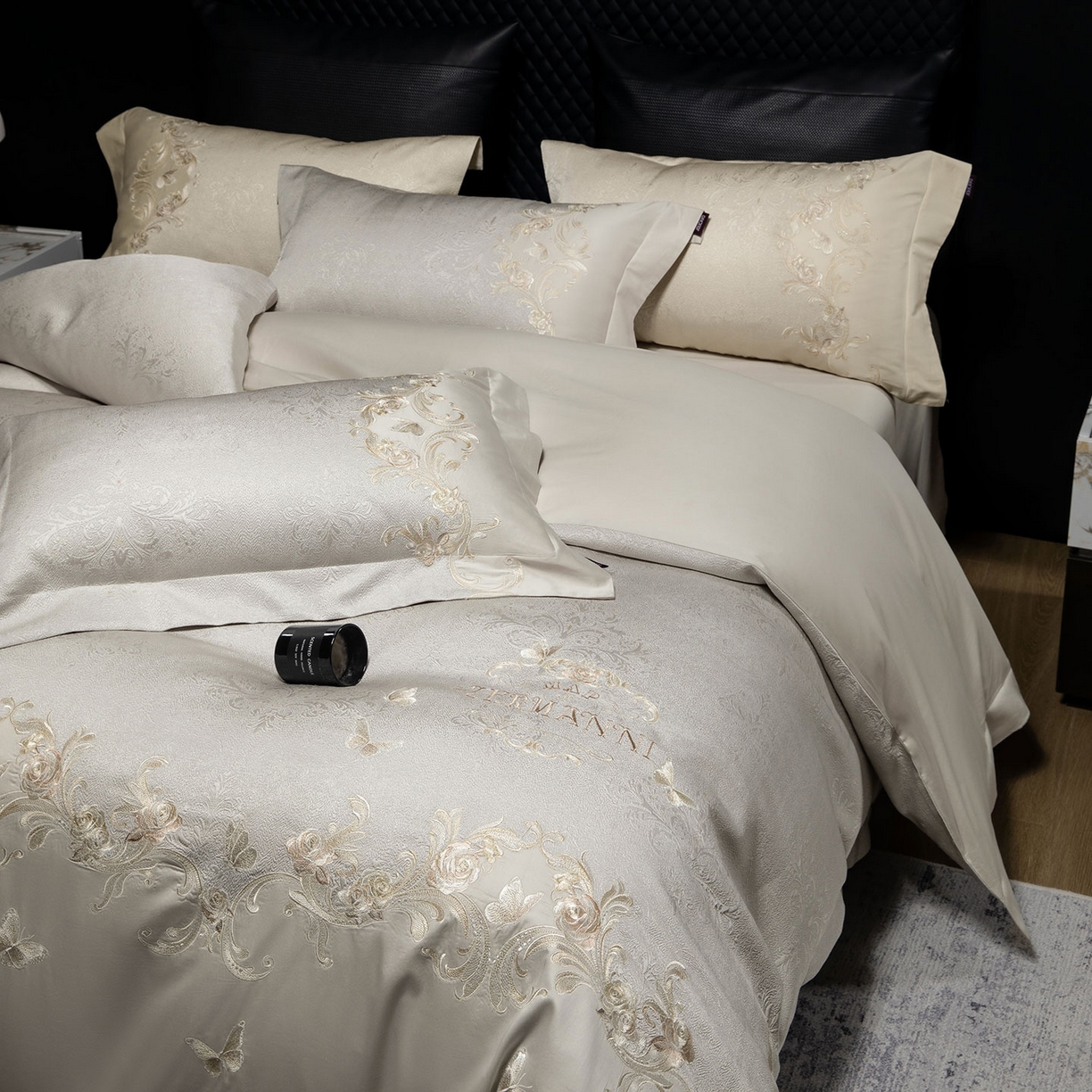 91家纺网 家纺一手货源 找家纺 爱妮菲家纺 2026高端新品A类100支长绒棉纯棉四件套100全棉厚织提花高档重工刺绣被套床单床笠床上用品 觅棠-迷雾灰