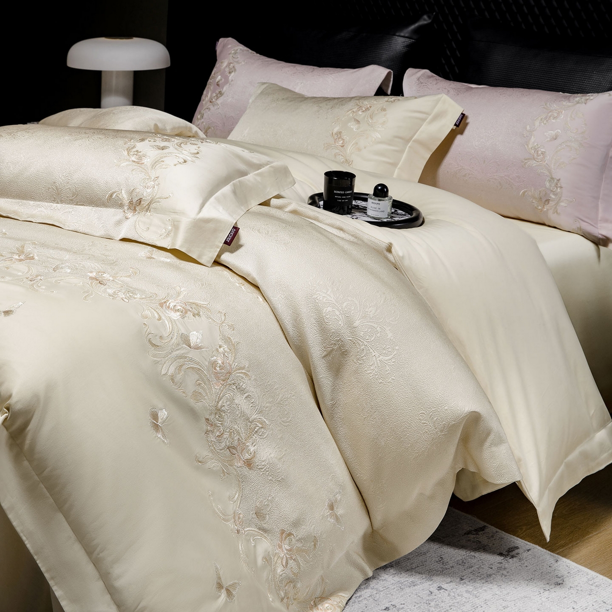 91家纺网 家纺一手货源 找家纺 爱妮菲家纺 2026高端新品A类100支长绒棉纯棉四件套100全棉厚织提花高档重工刺绣被套床单床笠床上用品 觅棠-太妃金