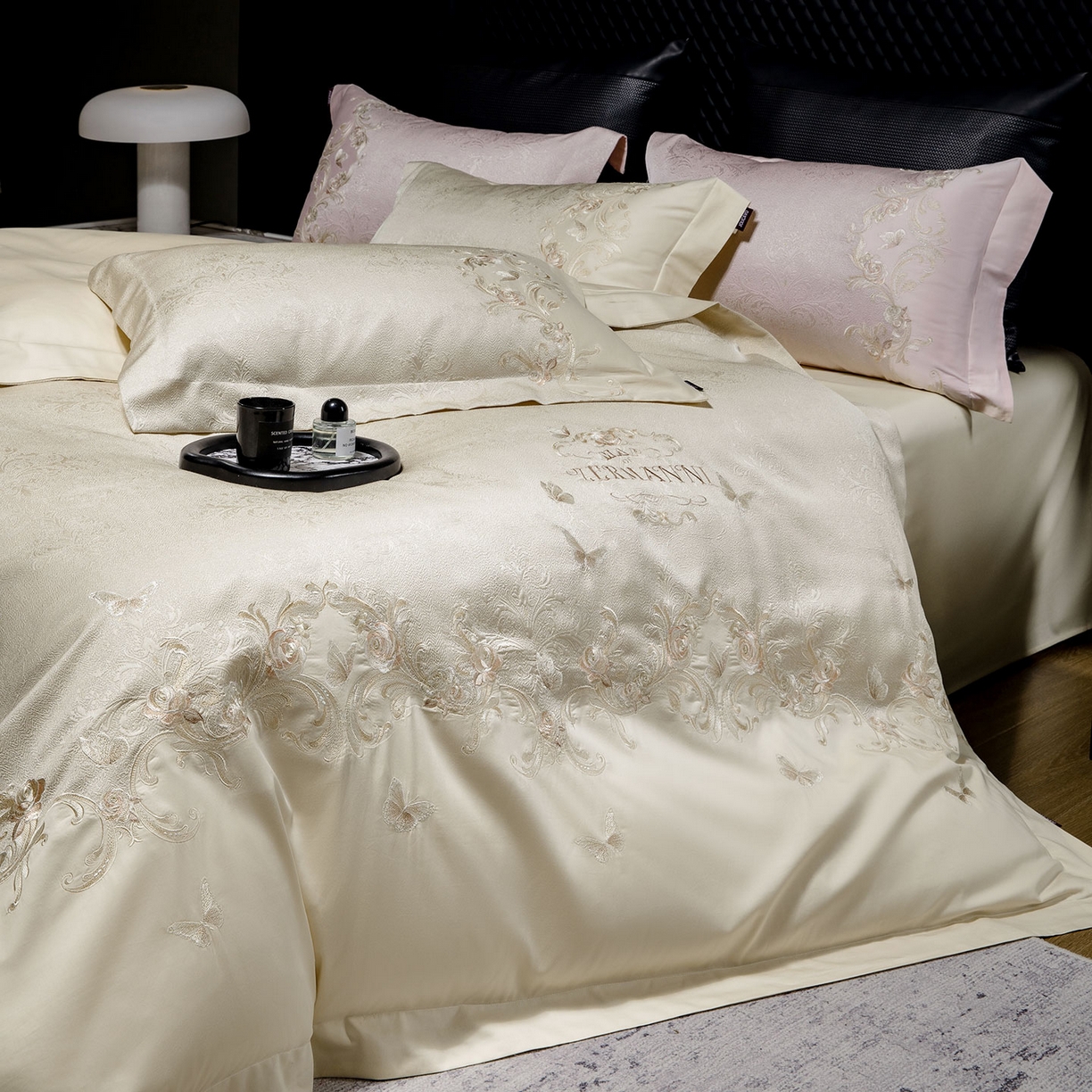 91家纺网 家纺一手货源 找家纺 爱妮菲家纺 2026高端新品A类100支长绒棉纯棉四件套100全棉厚织提花高档重工刺绣被套床单床笠床上用品 觅棠-太妃金