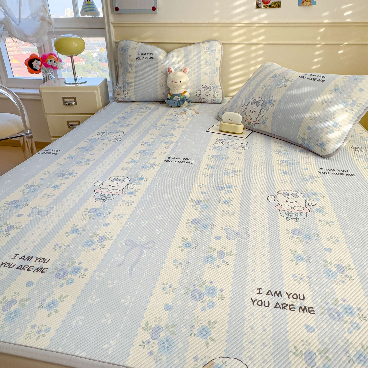 91家纺网 家纺一手货源 找家纺 孩子王家纺 2026春夏新款豆豆席卡通凉感值过0.21可机洗夏天学生宿舍单人空调软席凉席席子 花园物语 床单款