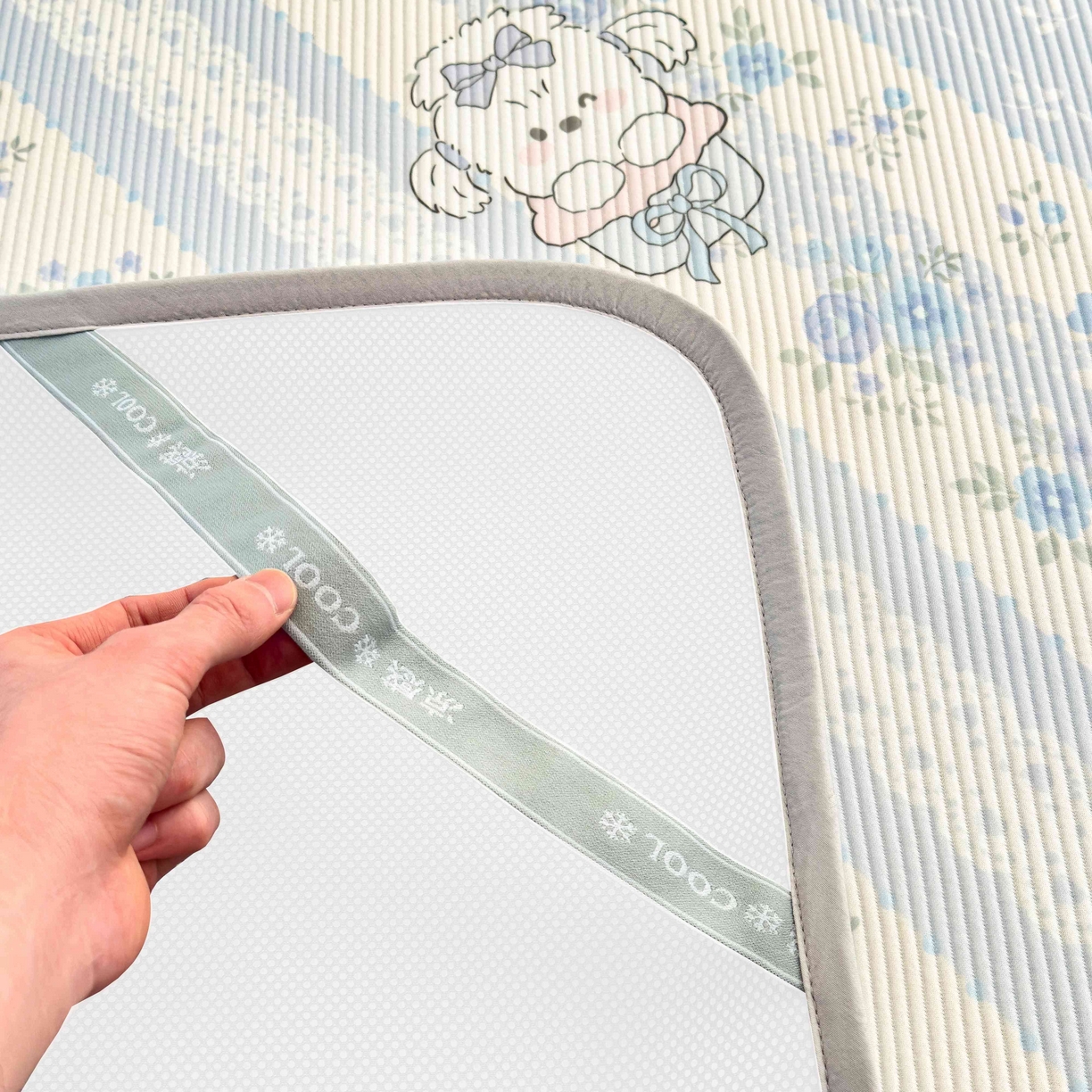 91家纺网 家纺一手货源 找家纺 孩子王家纺 2026春夏新款豆豆席卡通凉感值过0.21可机洗夏天学生宿舍单人空调软席凉席席子 花园物语 床单款