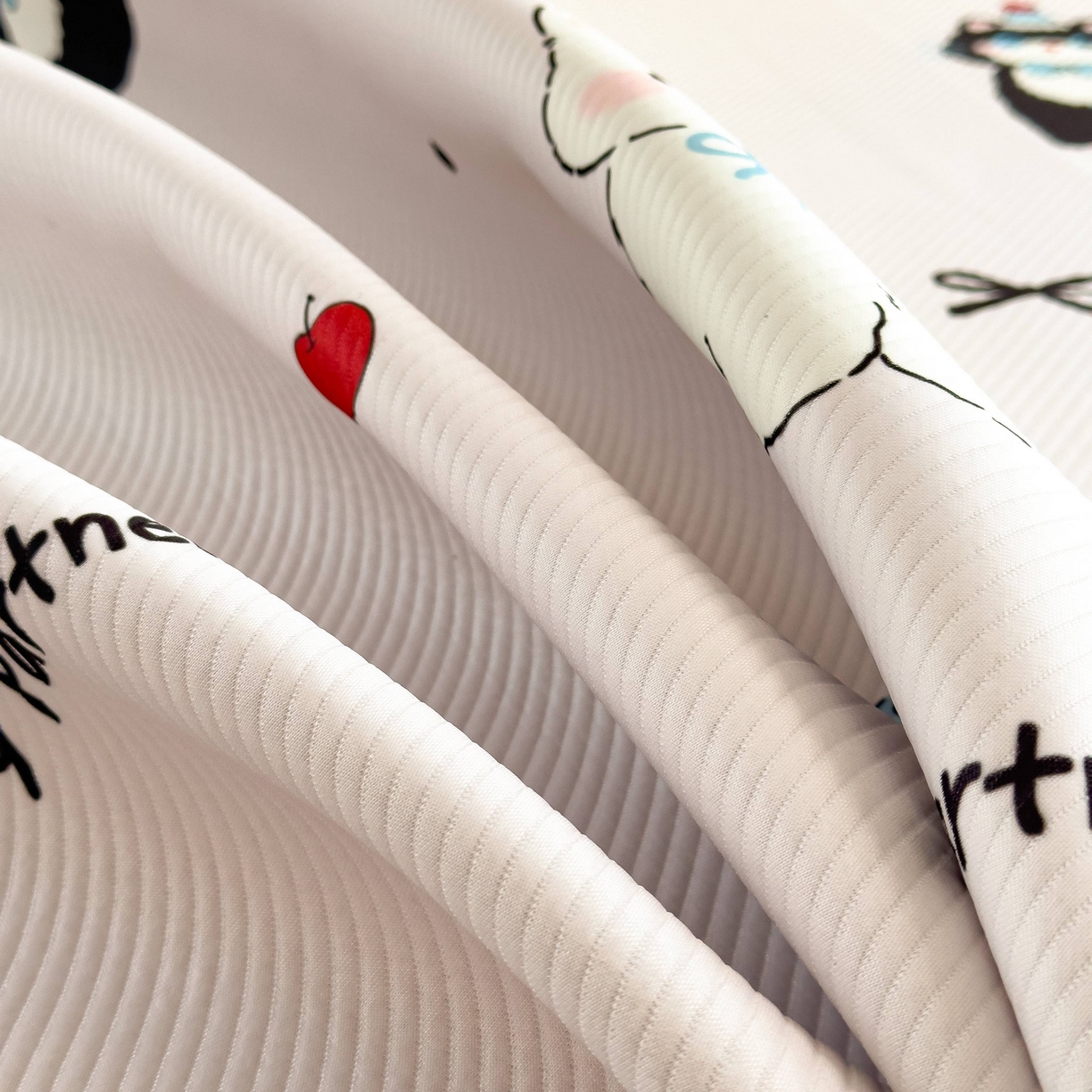 91家纺网 家纺一手货源 找家纺 孩子王家纺 2026春夏新款豆豆席卡通凉感值过0.21可机洗夏天学生宿舍单人空调软席凉席席子 快乐伙伴 床单款