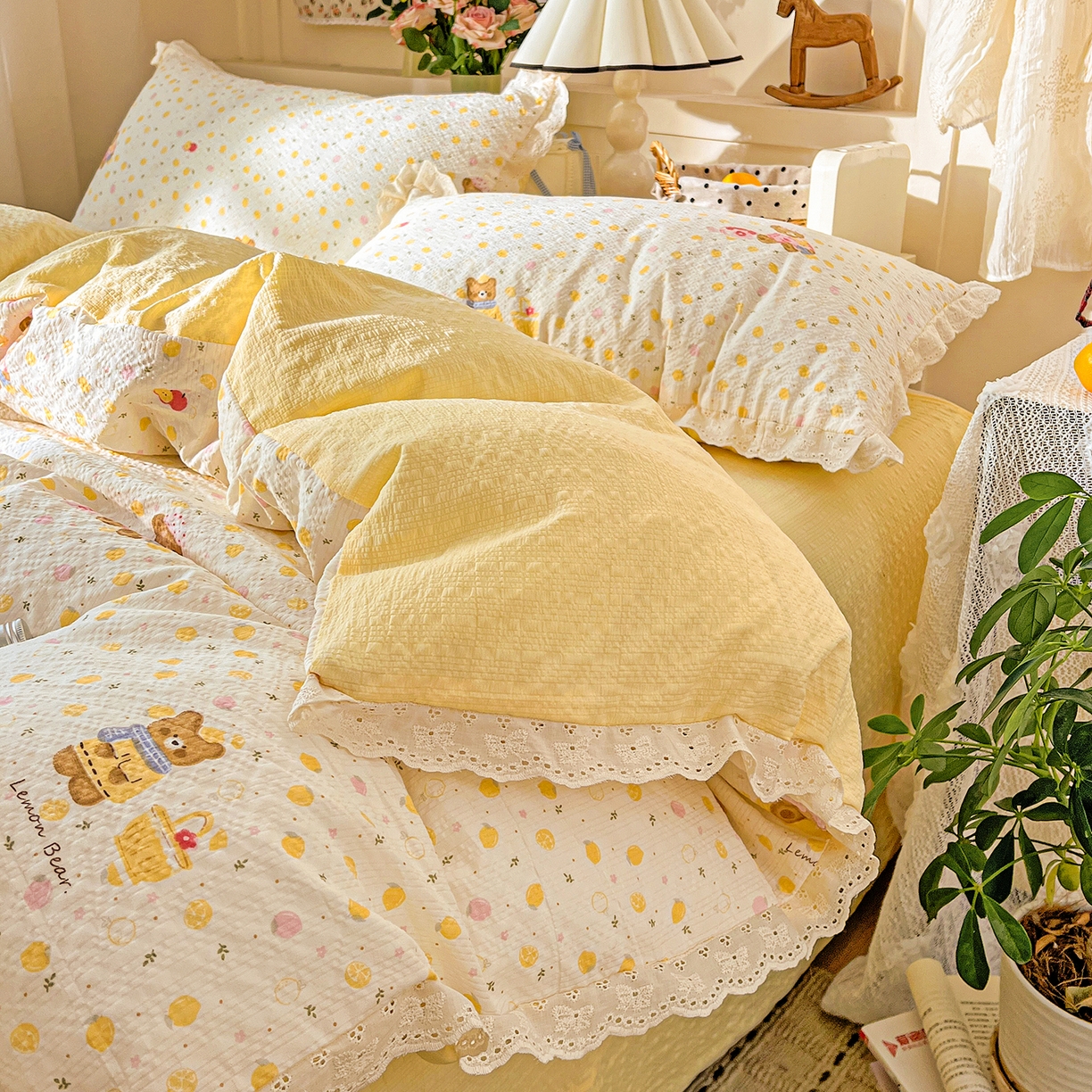 91家纺网 家纺一手货源 找家纺 一比一家纺 2026新款泡芙纱花边四件套 棕熊宝贝