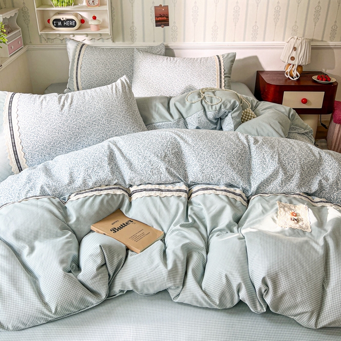 91家纺网 家纺一手货源 找家纺 韩秀家纺 2026新款A类仿棉四件套超柔古法棉水洗棉法式花边床笠四件套 烟雨浅兰（提供买家秀）