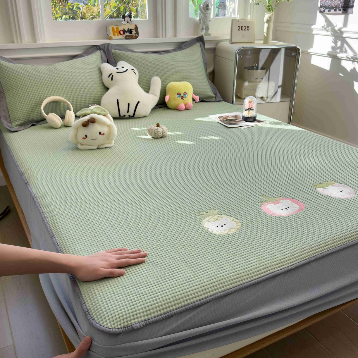 91家纺网 家纺一手货源 找家纺 （总）孩子王家纺 2026春夏新款乙纶冰豆豆凉席凉感值过0.21冰丝席-华夫格绣花空调软席凉席席子