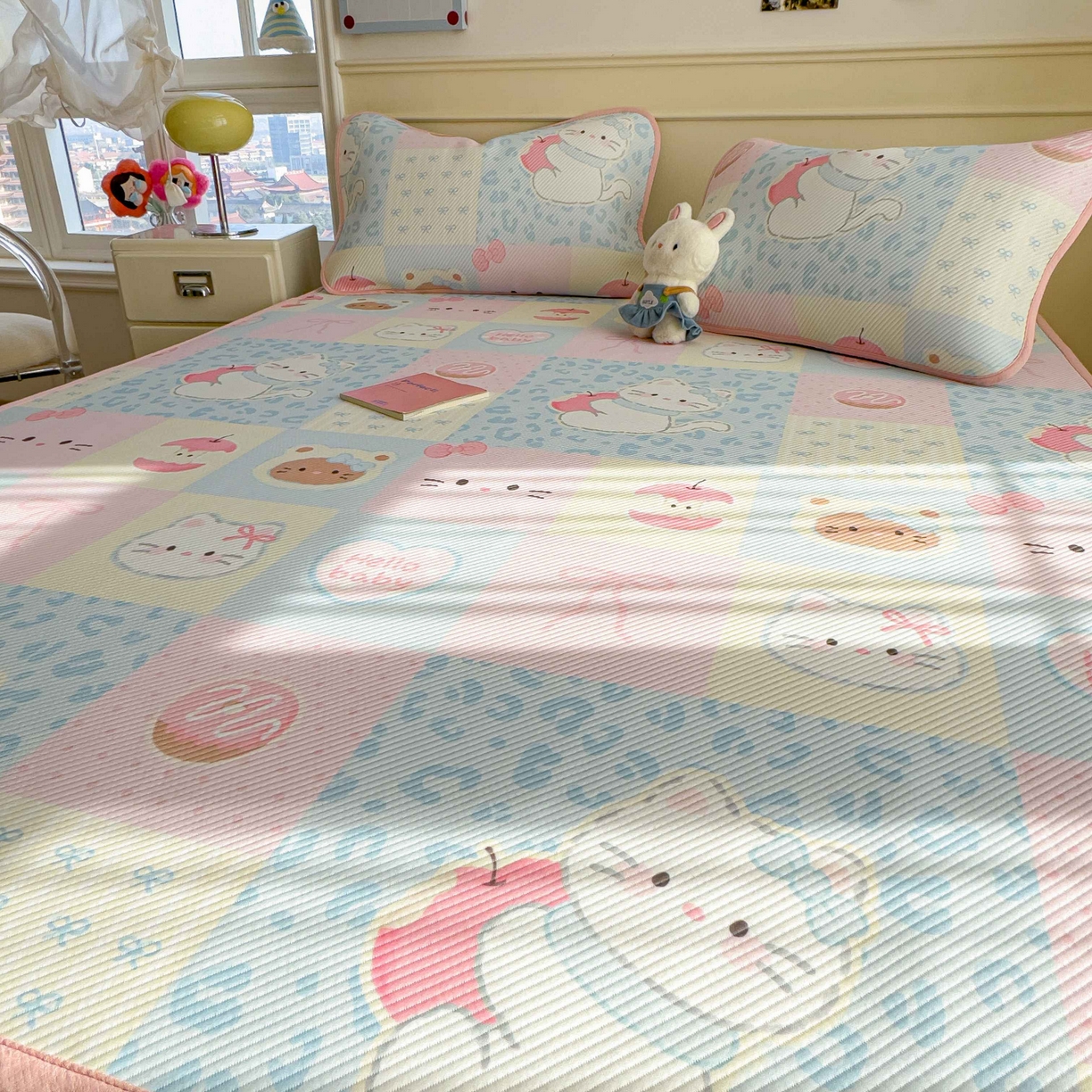 91家纺网 家纺一手货源 找家纺 孩子王家纺 2026春夏新款豆豆席卡通凉感值过0.21可机洗夏天学生宿舍单人空调软席凉席席子 曲奇蒂 床单款