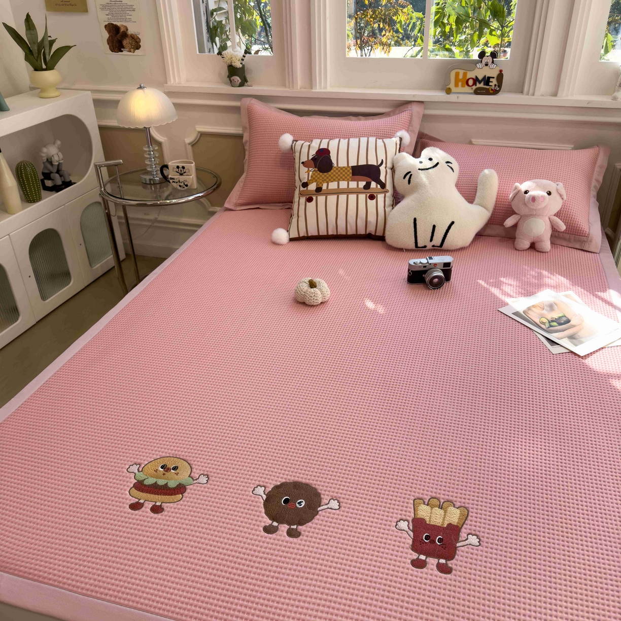 91家纺网 家纺一手货源 找家纺 孩子王家纺 2026春夏新款乙纶冰豆豆凉席凉感值过0.21冰丝席-华夫格绣花空调软席凉席席子 可可喵派 床单款