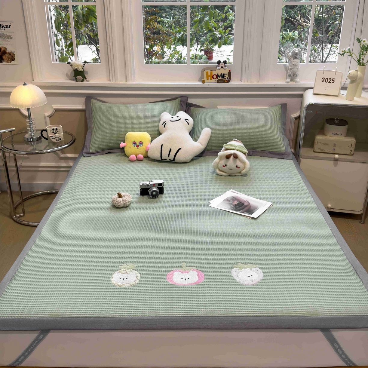 91家纺网 家纺一手货源 找家纺 孩子王家纺 2026春夏新款乙纶冰豆豆凉席凉感值过0.21冰丝席-华夫格绣花空调软席凉席席子 奶冻喵-果绿 床单款