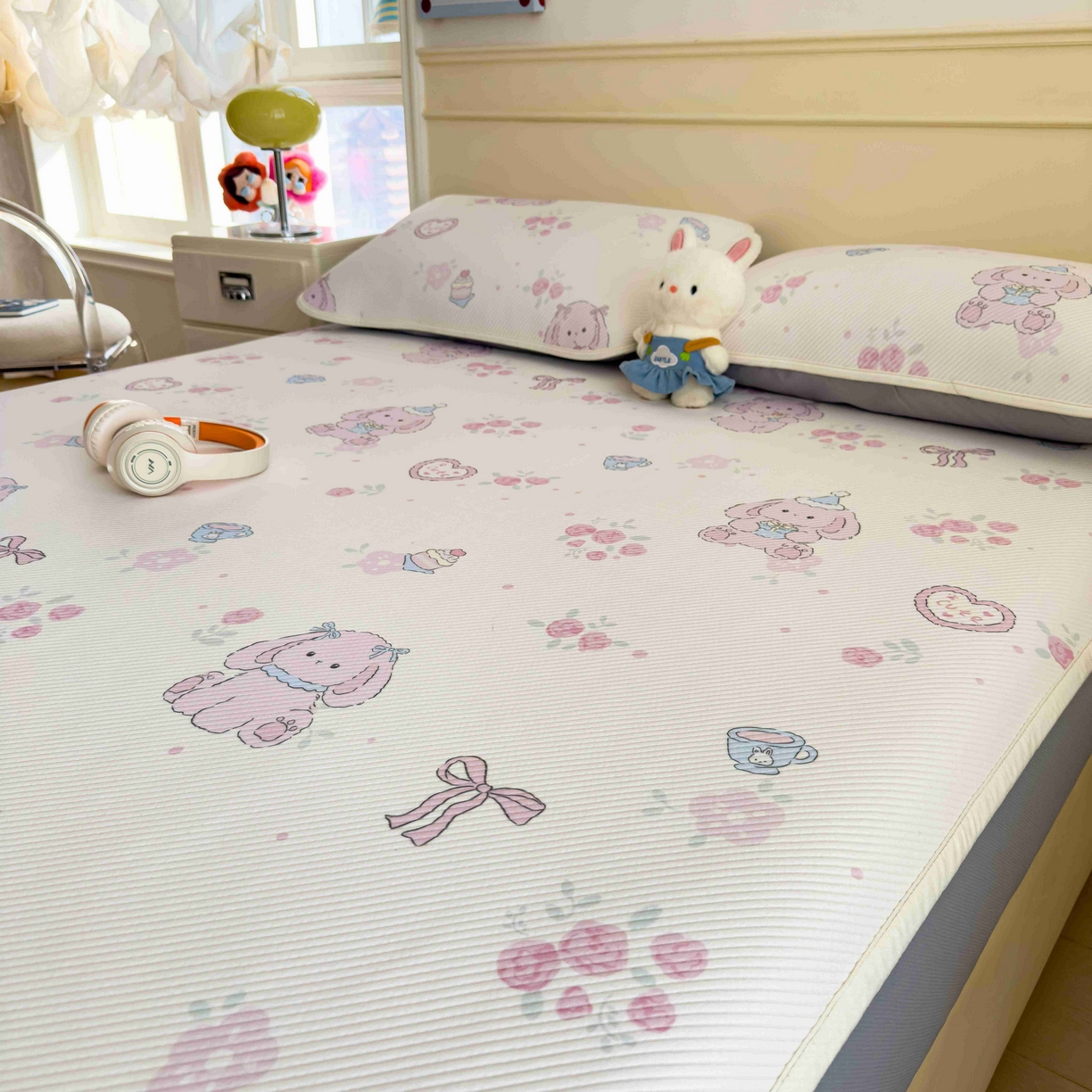 91家纺网 家纺一手货源 找家纺 孩子王家纺 2026春夏新款豆豆席卡通凉感值过0.21可机洗夏天学生宿舍单人空调软席凉席席子 爱心兔 床笠款