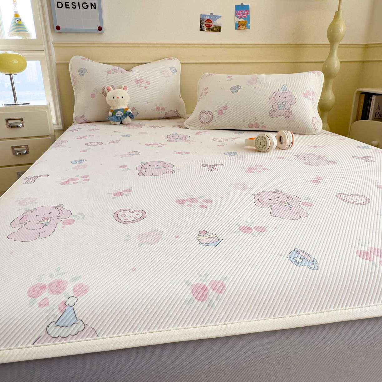 91家纺网 家纺一手货源 找家纺 孩子王家纺 2026春夏新款豆豆席卡通凉感值过0.21可机洗夏天学生宿舍单人空调软席凉席席子 爱心兔 床笠款