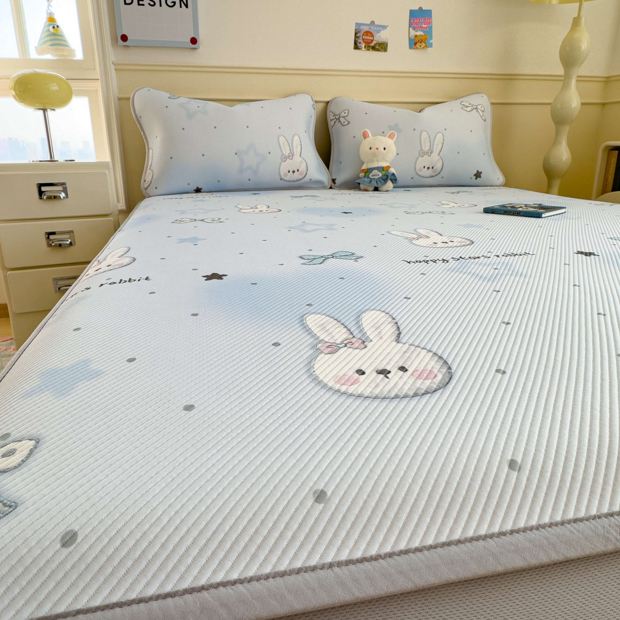 91家纺网 家纺一手货源 找家纺 孩子王家纺 2026春夏新款豆豆席卡通凉感值过0.21可机洗夏天学生宿舍单人空调软席凉席席子 波点星星兔 床笠款