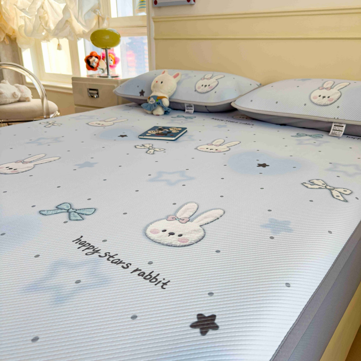 91家纺网 家纺一手货源 找家纺 孩子王家纺 2026春夏新款豆豆席卡通凉感值过0.21可机洗夏天学生宿舍单人空调软席凉席席子 波点星星兔 床笠款