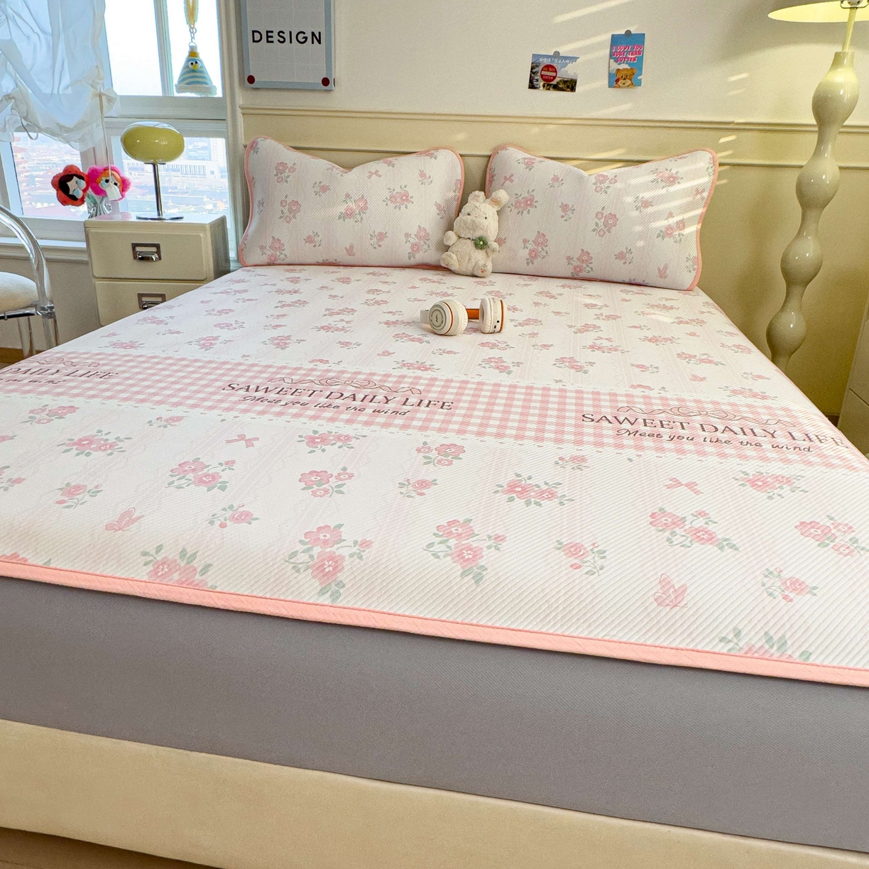 91家纺网 家纺一手货源 找家纺 孩子王家纺 2026春夏新款豆豆席卡通凉感值过0.21可机洗夏天学生宿舍单人空调软席凉席席子 粉色花海 床笠款