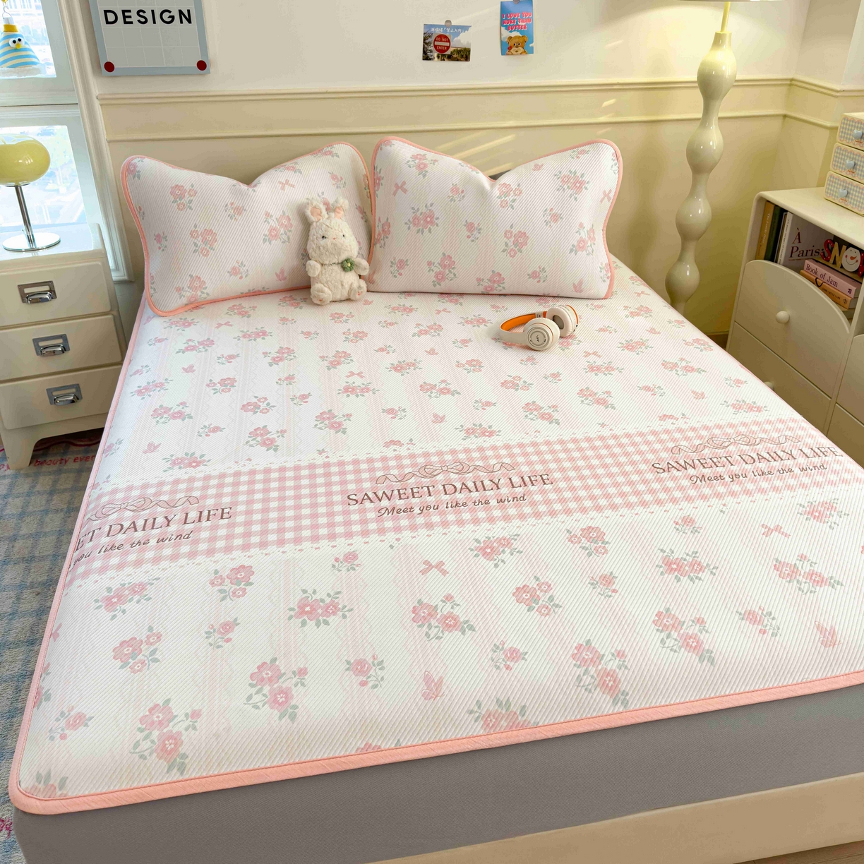 91家纺网 家纺一手货源 找家纺 孩子王家纺 2026春夏新款豆豆席卡通凉感值过0.21可机洗夏天学生宿舍单人空调软席凉席席子 粉色花海 床笠款