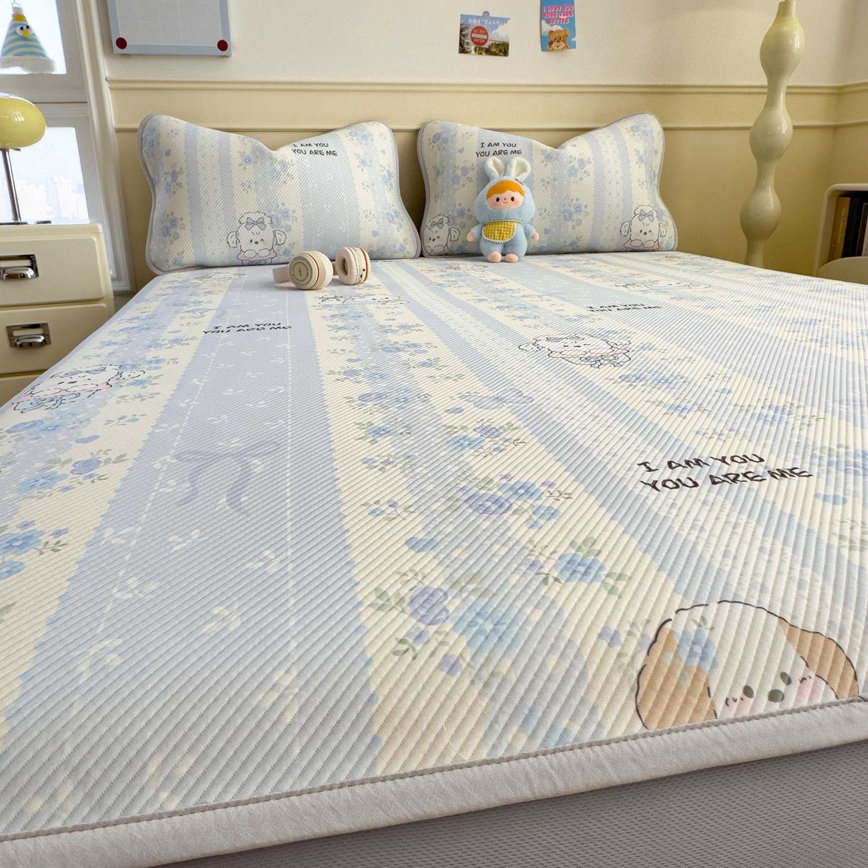 91家纺网 家纺一手货源 找家纺 孩子王家纺 2026春夏新款豆豆席卡通凉感值过0.21可机洗夏天学生宿舍单人空调软席凉席席子 花园物语 床笠款