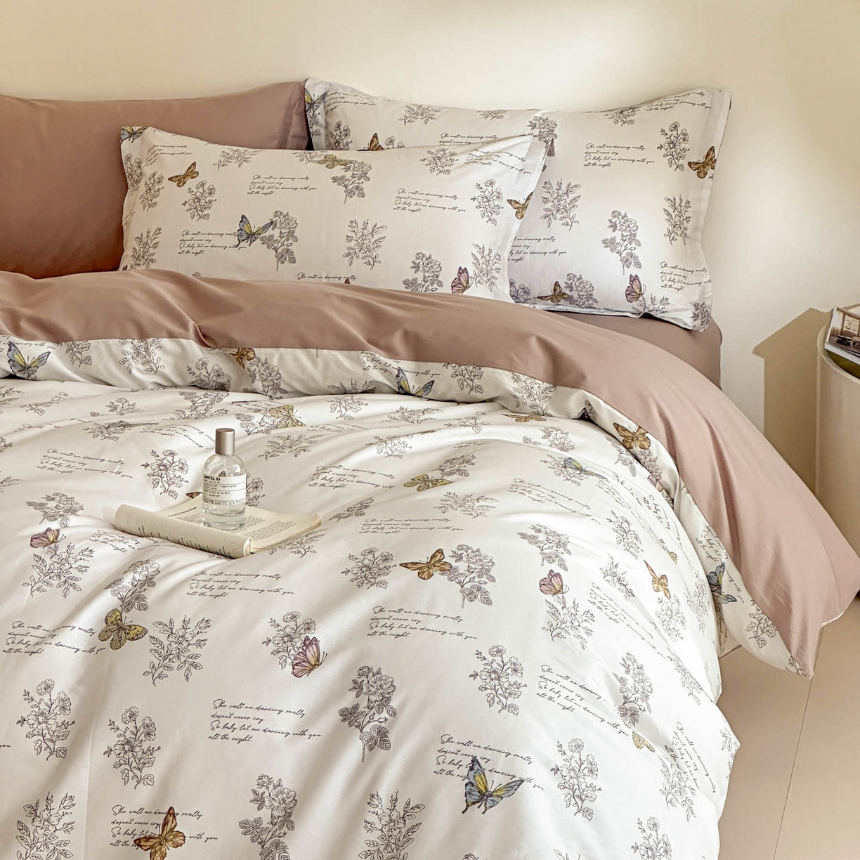 91家纺网 家纺一手货源 找家纺 涵宸家纺 2026新款全棉印花花卉四件套 蝶漫