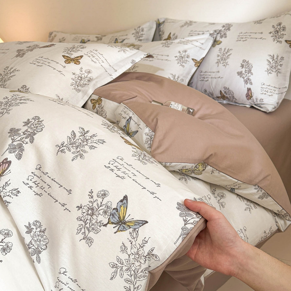 91家纺网 家纺一手货源 找家纺 涵宸家纺 2026新款全棉印花花卉四件套 蝶漫