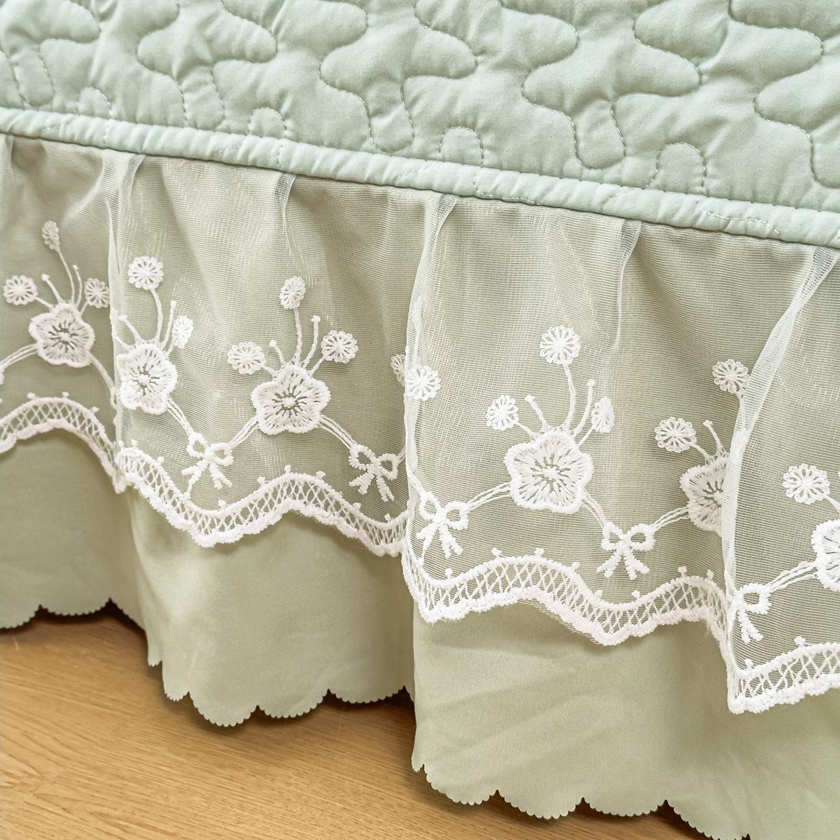 91家纺网 家纺一手货源 找家纺 雅眠居 2026新款直播爆款古法仿棉双层蕾丝花边床盖四件套 秘境-绿