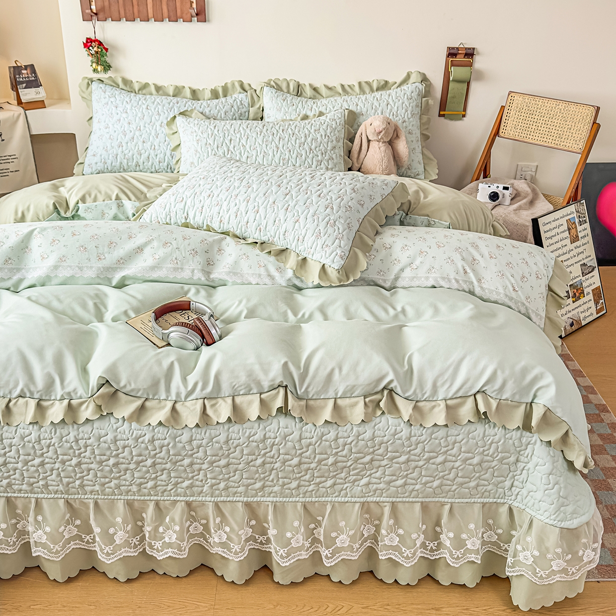 91家纺网 家纺一手货源 找家纺 雅眠居 2026新款直播爆款古法仿棉双层蕾丝花边床盖四件套 秘境-绿