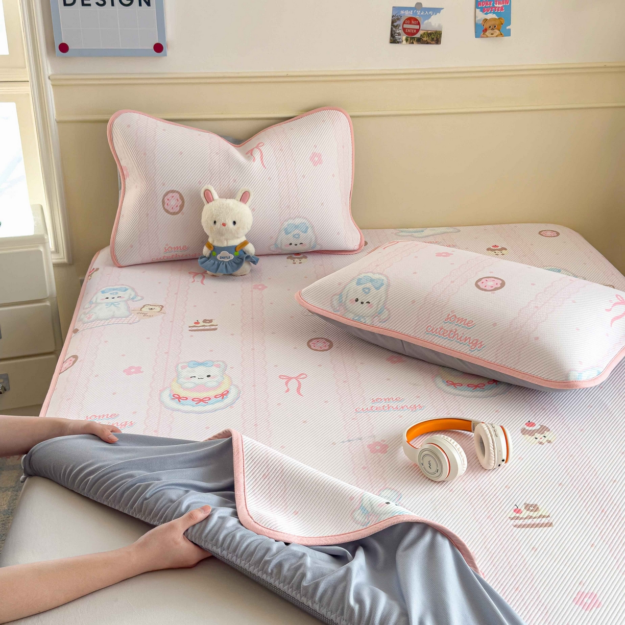 91家纺网 家纺一手货源 找家纺 孩子王家纺 2026春夏新款豆豆席卡通凉感值过0.21可机洗夏天学生宿舍单人空调软席凉席席子 萌萌皮皮狗 床笠款