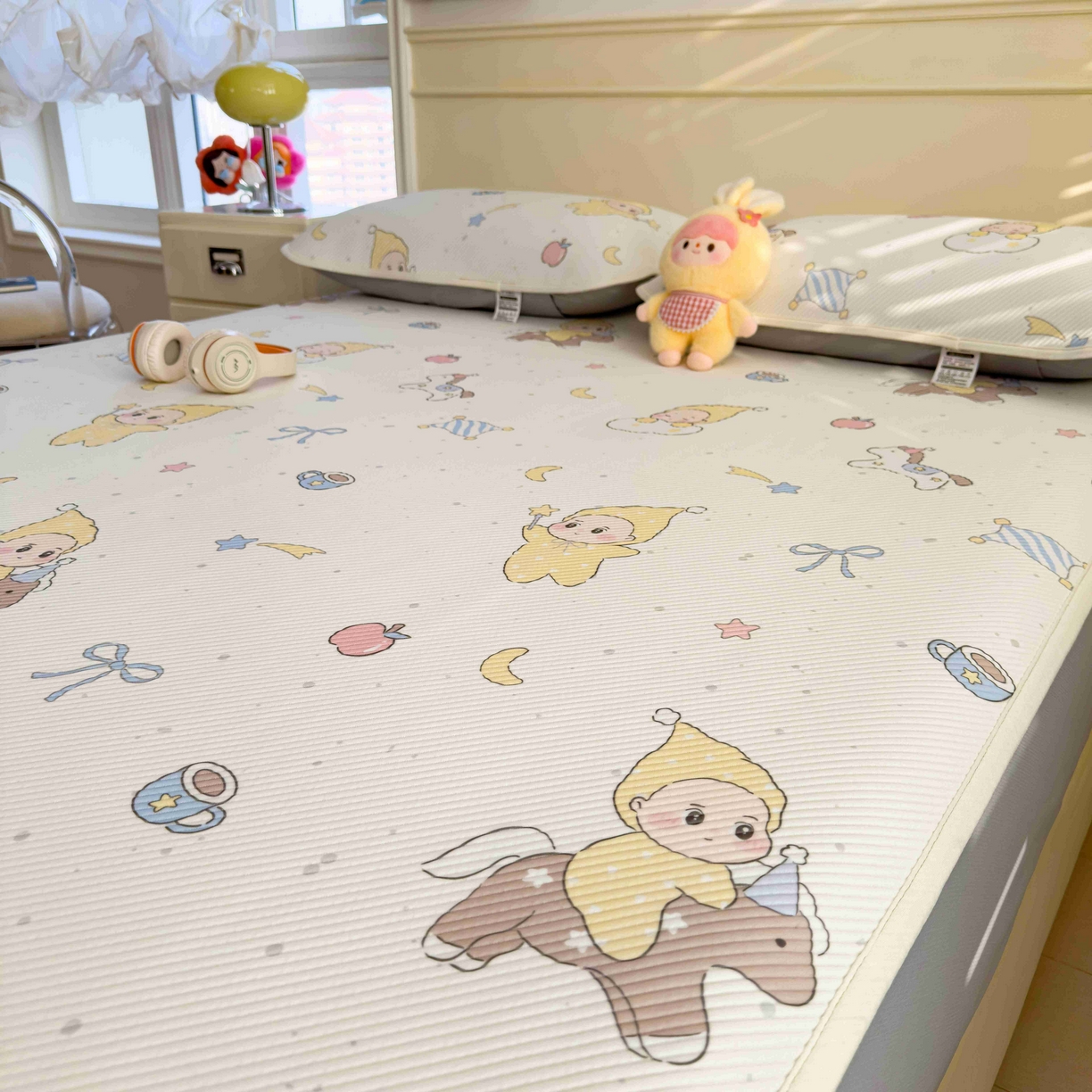 91家纺网 家纺一手货源 找家纺 孩子王家纺 2026春夏新款豆豆席卡通凉感值过0.21可机洗夏天学生宿舍单人空调软席凉席席子 魔力星 床笠款