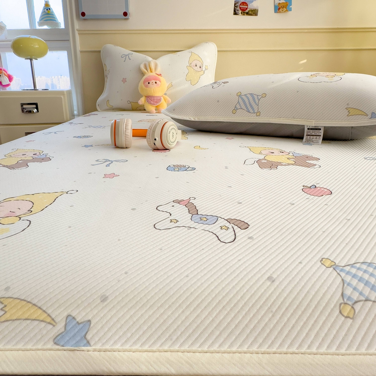 91家纺网 家纺一手货源 找家纺 孩子王家纺 2026春夏新款豆豆席卡通凉感值过0.21可机洗夏天学生宿舍单人空调软席凉席席子 魔力星 床笠款