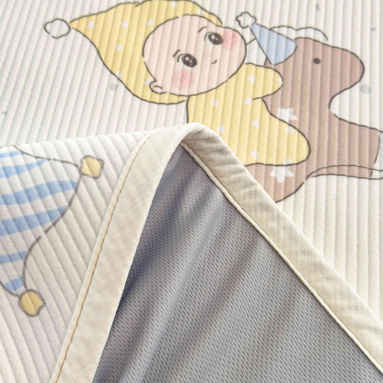 91家纺网 家纺一手货源 找家纺 孩子王家纺 2026春夏新款豆豆席卡通凉感值过0.21可机洗夏天学生宿舍单人空调软席凉席席子 魔力星 床笠款