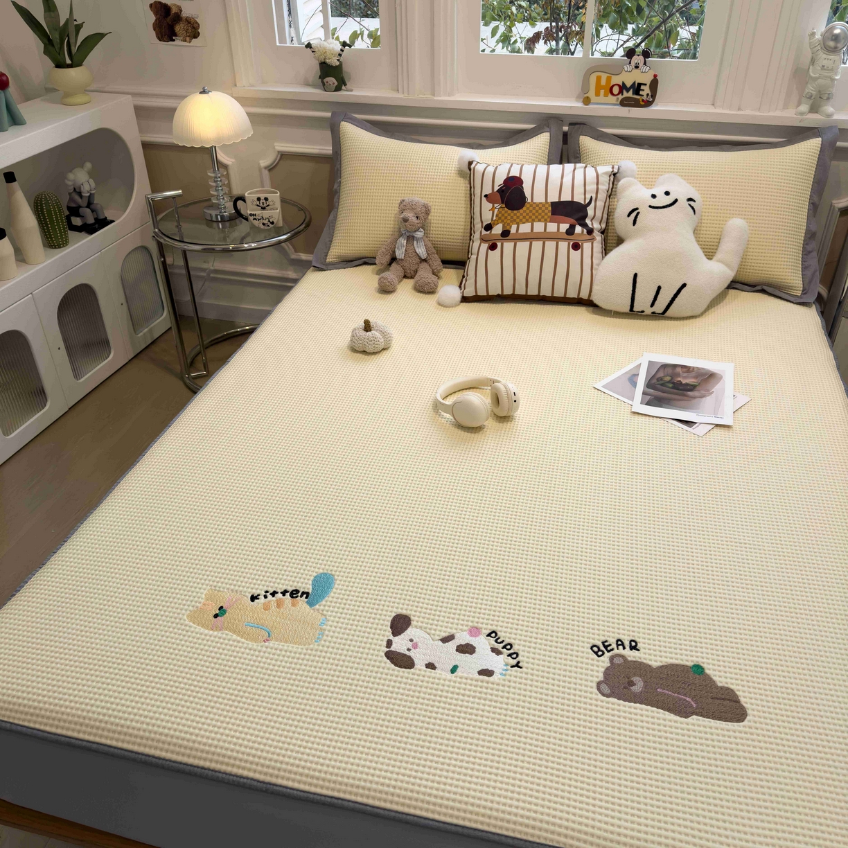 91家纺网 家纺一手货源 找家纺 孩子王家纺 2026春夏新款乙纶冰豆豆凉席凉感值过0.21冰丝席-华夫格绣花空调软席凉席席子 懒懒小憩 床笠款