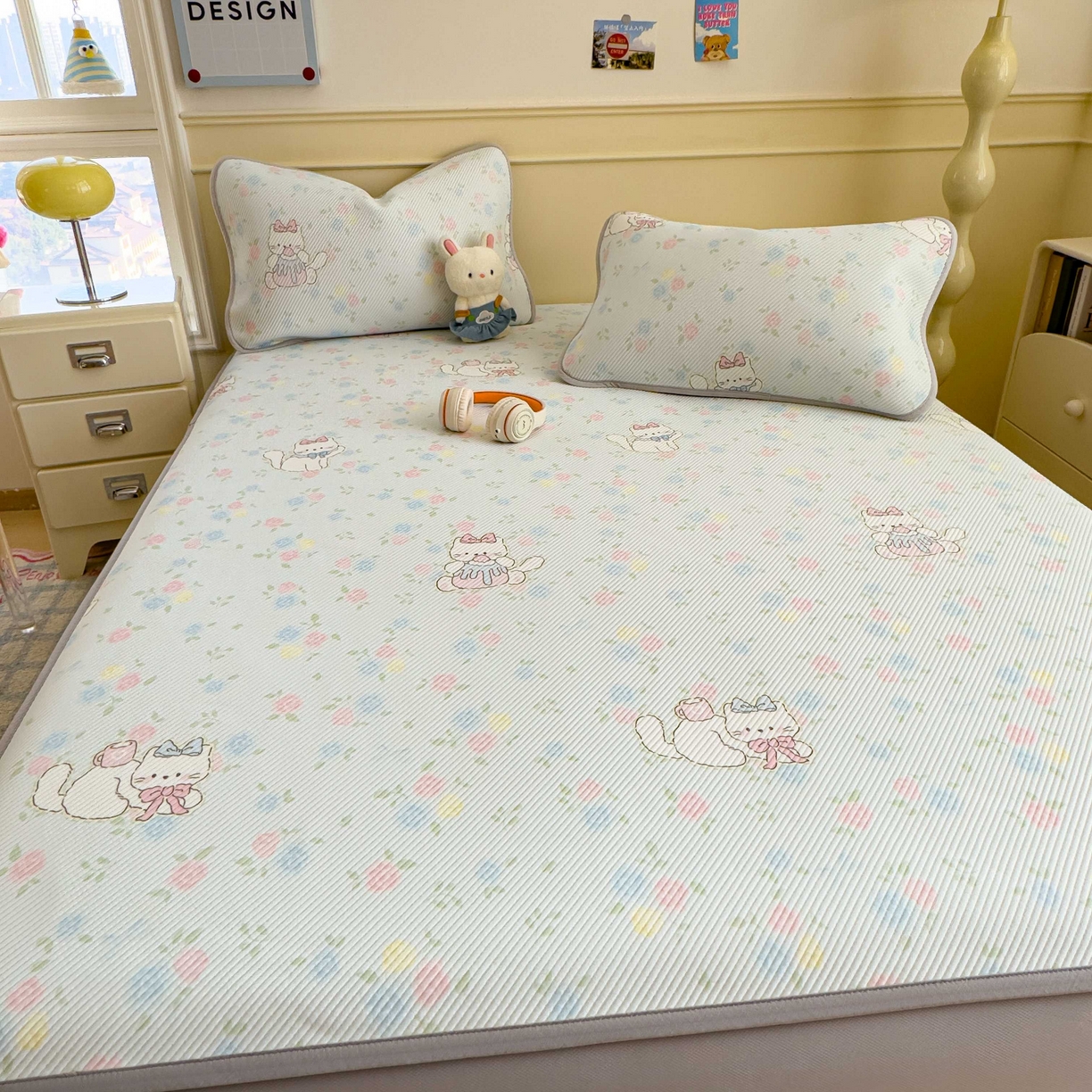 91家纺网 家纺一手货源 找家纺 孩子王家纺 2026春夏新款豆豆席卡通凉感值过0.21可机洗夏天学生宿舍单人空调软席凉席席子 奶茶布丁 床笠款