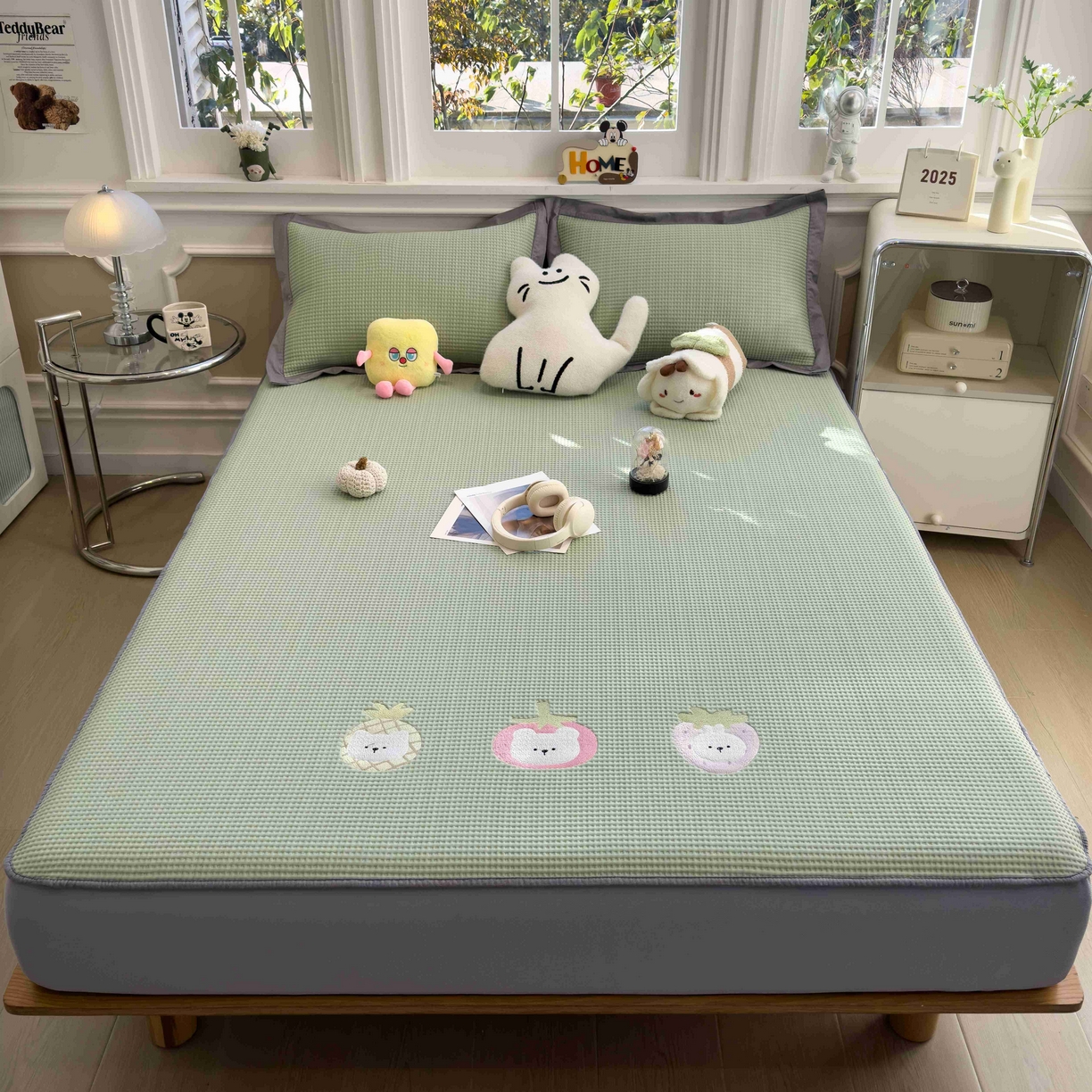 91家纺网 家纺一手货源 找家纺 孩子王家纺 2026春夏新款乙纶冰豆豆凉席凉感值过0.21冰丝席-华夫格绣花空调软席凉席席子 奶冻喵-果绿 床笠款