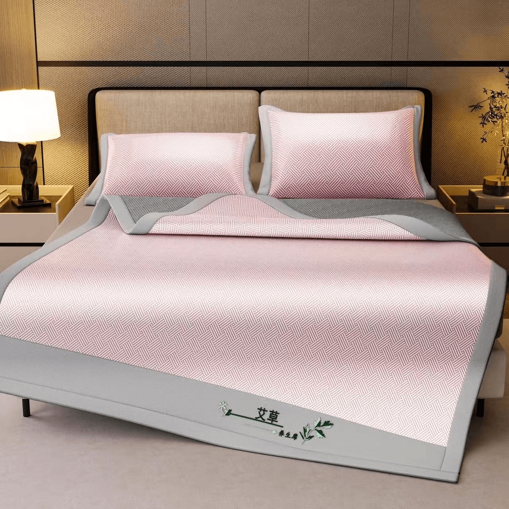 91家纺网 家纺一手货源 找家纺 步步高席业 2026新款直播热款艾草凉感饼干花冰丝席凉席 粉色