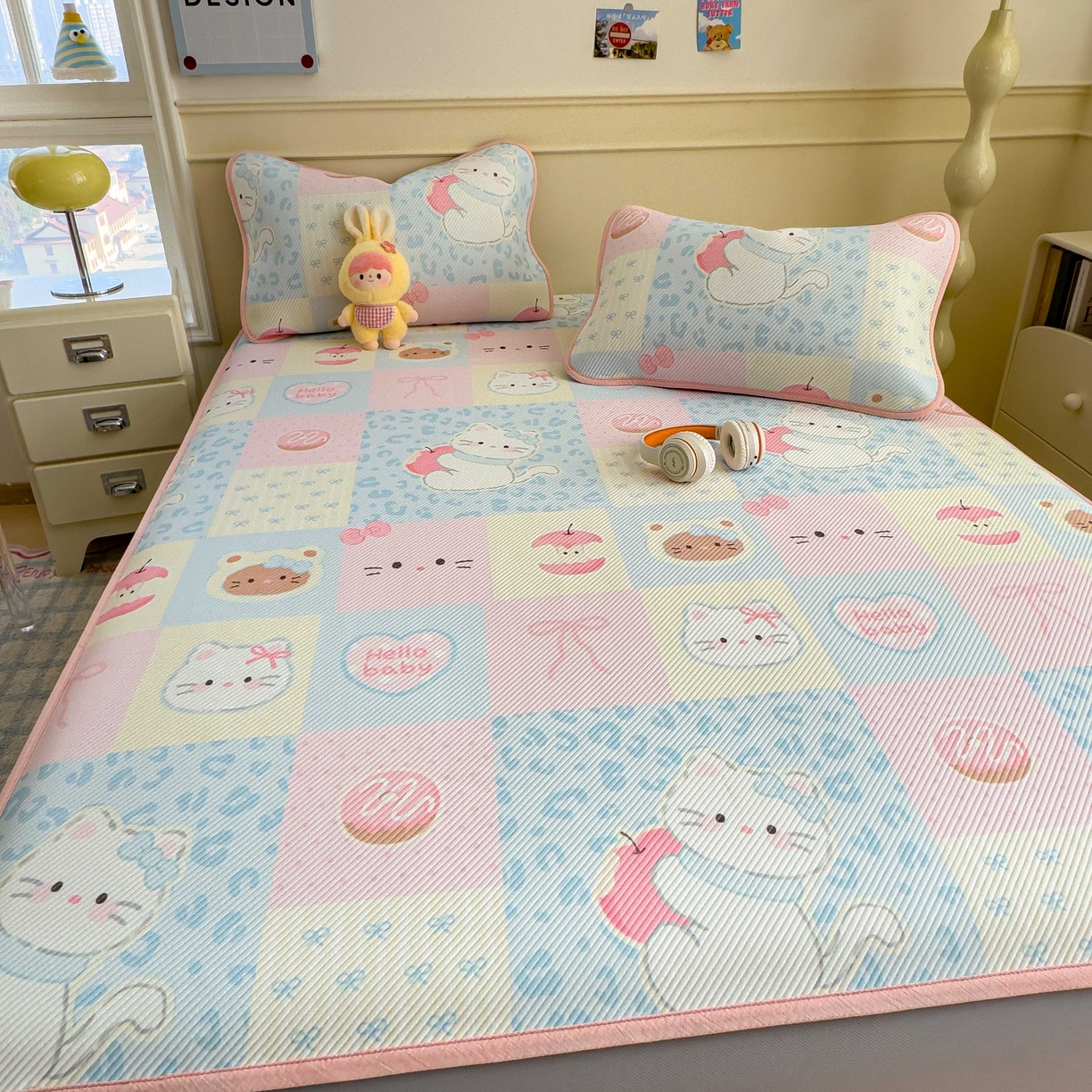 91家纺网 家纺一手货源 找家纺 孩子王家纺 2026春夏新款豆豆席卡通凉感值过0.21可机洗夏天学生宿舍单人空调软席凉席席子 曲奇蒂 床笠款