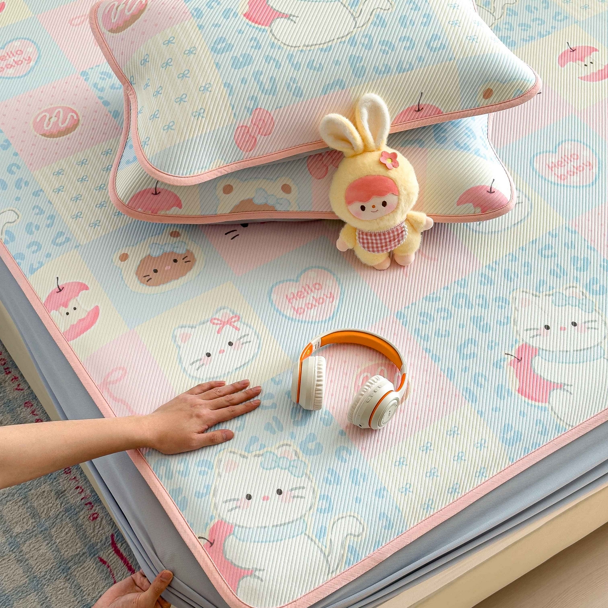 91家纺网 家纺一手货源 找家纺 孩子王家纺 2026春夏新款豆豆席卡通凉感值过0.21可机洗夏天学生宿舍单人空调软席凉席席子 曲奇蒂 床笠款