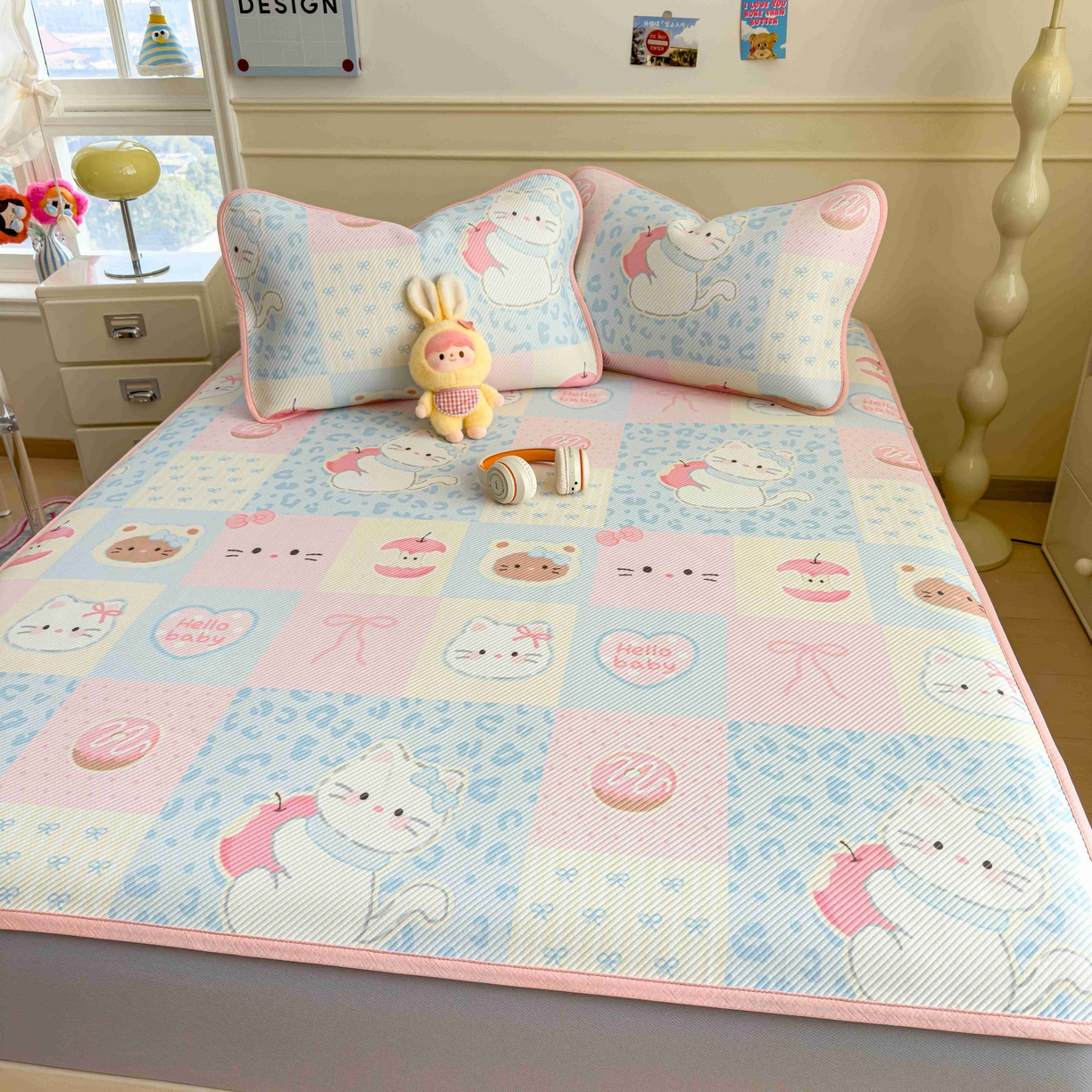 91家纺网 家纺一手货源 找家纺 孩子王家纺 2026春夏新款豆豆席卡通凉感值过0.21可机洗夏天学生宿舍单人空调软席凉席席子 曲奇蒂 床笠款