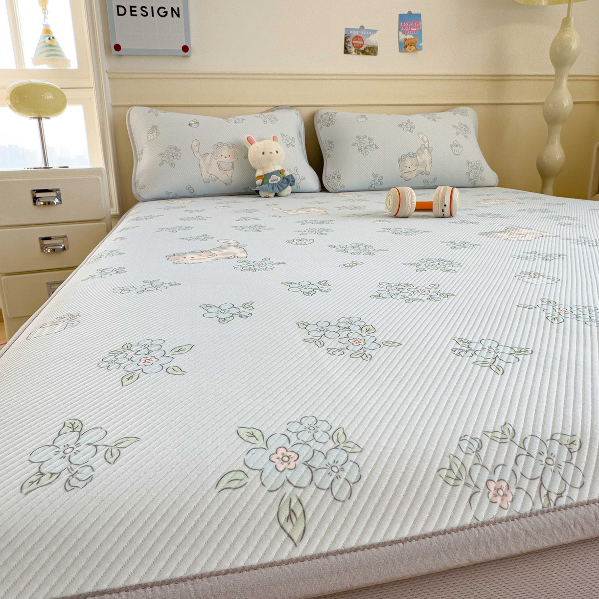 91家纺网 家纺一手货源 找家纺 孩子王家纺 2026春夏新款豆豆席卡通凉感值过0.21可机洗夏天学生宿舍单人空调软席凉席席子 小花猫 床笠款