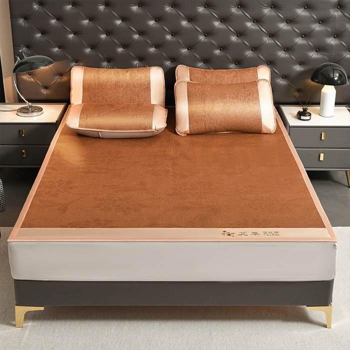 91家纺网 家纺一手货源 找家纺 （总）步步高席业 2026新款电商直播热款艾草刺绣宽边款凉席藤席透气凉席