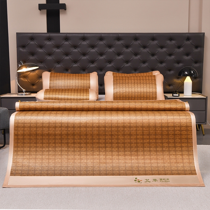 91家纺网 家纺一手货源 找家纺 步步高席业 2026新款电商直播热款艾草刺绣宽边款凉席藤席透气凉席 罗马格子