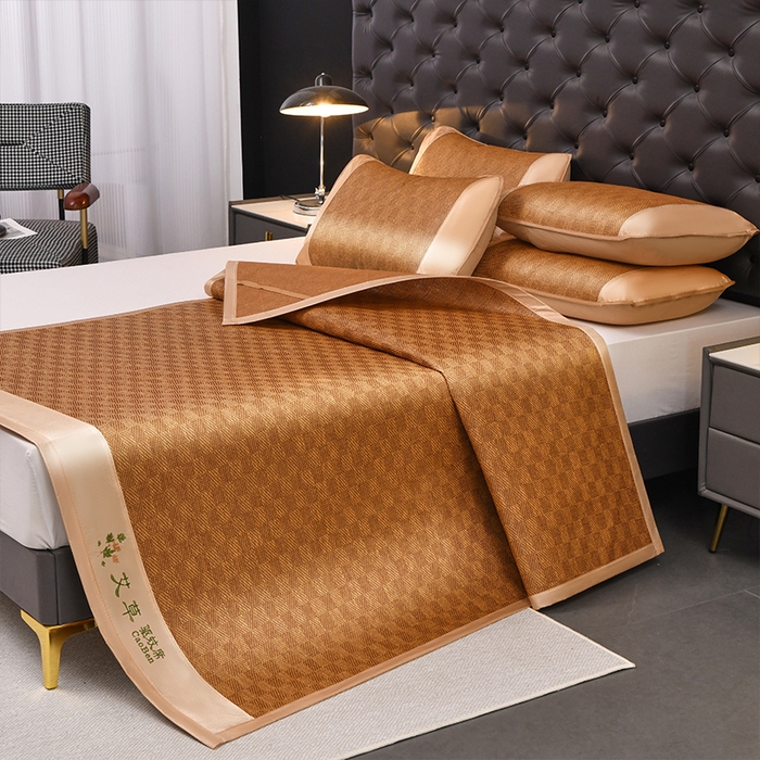 91家纺网 家纺一手货源 找家纺 步步高席业 2026新款电商直播热款艾草刺绣宽边款凉席藤席透气凉席 经典格