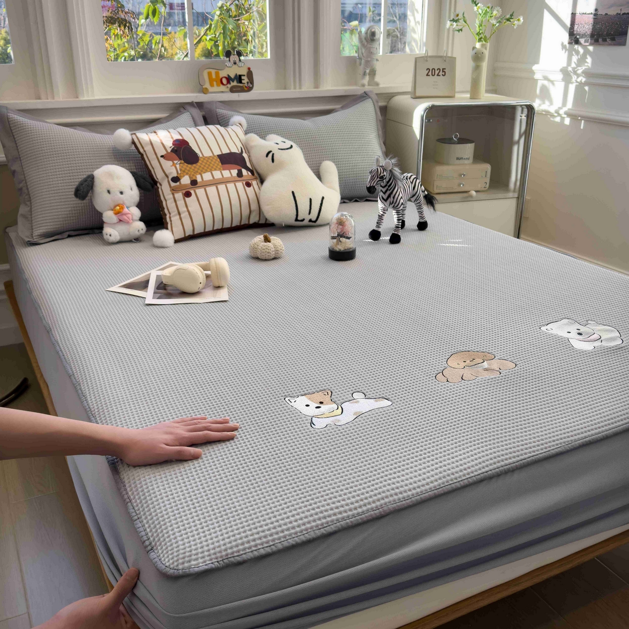 孩子王家纺 2026春夏新款乙纶冰豆豆凉席凉感值过0.21冰丝席-华夫格绣花空调软席凉席席子 躺躺岛-灰 床笠款