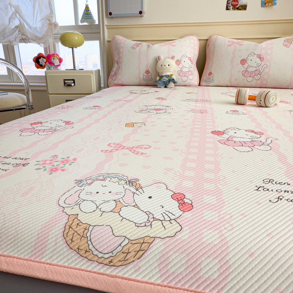 91家纺网 家纺一手货源 找家纺 孩子王家纺 2026春夏新款豆豆席卡通凉感值过0.21可机洗夏天学生宿舍单人空调软席凉席席子 摇篮梦 床笠款