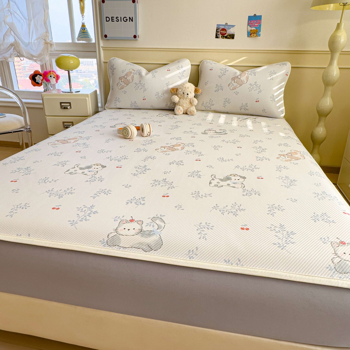 91家纺网 家纺一手货源 找家纺 孩子王家纺 2026春夏新款豆豆席卡通凉感值过0.21可机洗夏天学生宿舍单人空调软席凉席席子 樱桃泡泡狗 床笠款