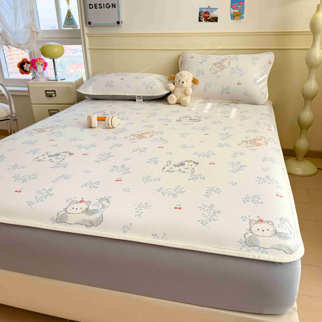 91家纺网 家纺一手货源 找家纺 孩子王家纺 2026春夏新款豆豆席卡通凉感值过0.21可机洗夏天学生宿舍单人空调软席凉席席子 樱桃泡泡狗 床笠款