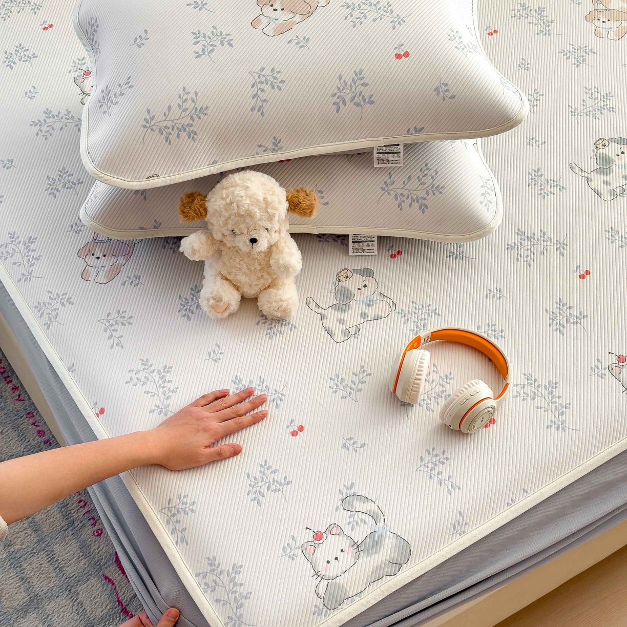 91家纺网 家纺一手货源 找家纺 孩子王家纺 2026春夏新款豆豆席卡通凉感值过0.21可机洗夏天学生宿舍单人空调软席凉席席子 樱桃泡泡狗 床笠款