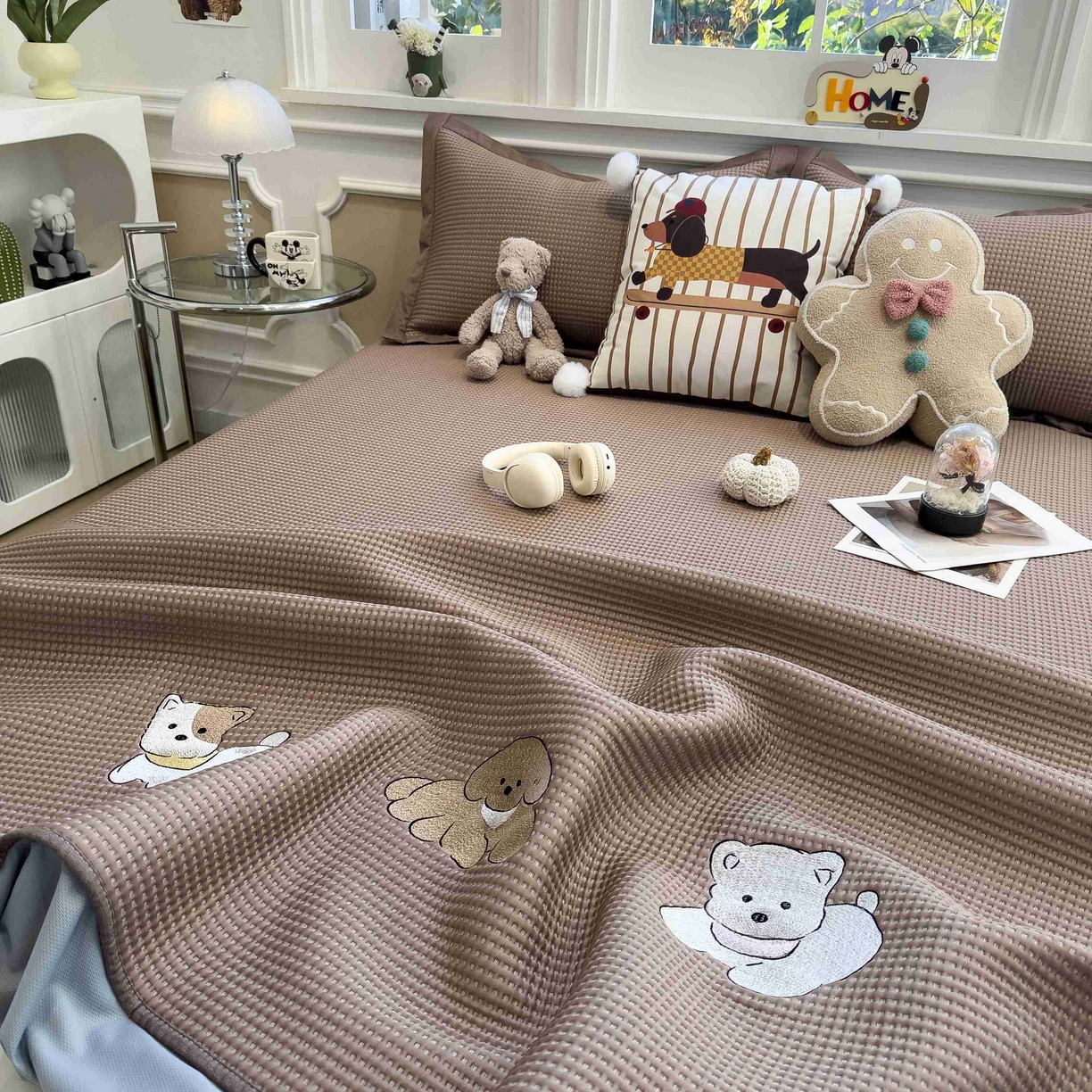 91家纺网 家纺一手货源 找家纺 孩子王家纺 2026春夏新款乙纶冰豆豆凉席凉感值过0.21冰丝席-华夫格绣花空调软席凉席席子 躺躺岛-咖 床笠款