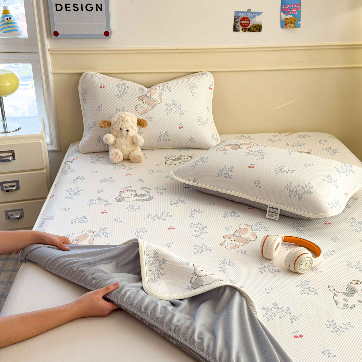 91家纺网 家纺一手货源 找家纺 孩子王家纺 2026春夏新款豆豆席卡通凉感值过0.21可机洗夏天学生宿舍单人空调软席凉席席子 樱桃泡泡狗 床笠款