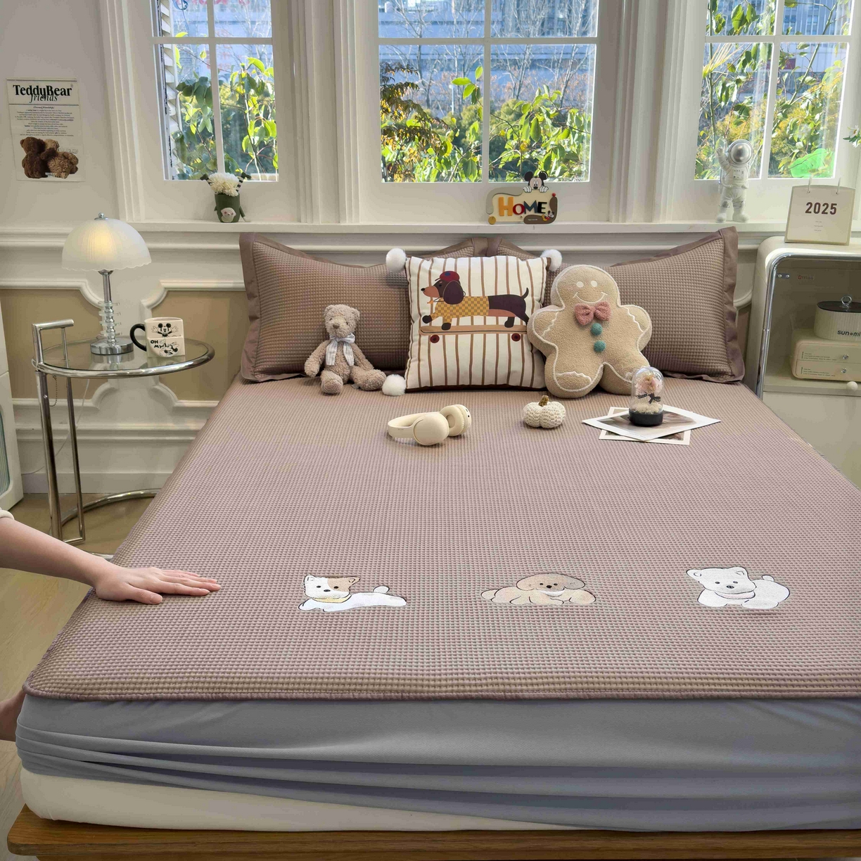 91家纺网 家纺一手货源 找家纺 孩子王家纺 2026春夏新款乙纶冰豆豆凉席凉感值过0.21冰丝席-华夫格绣花空调软席凉席席子 躺躺岛-咖 床笠款