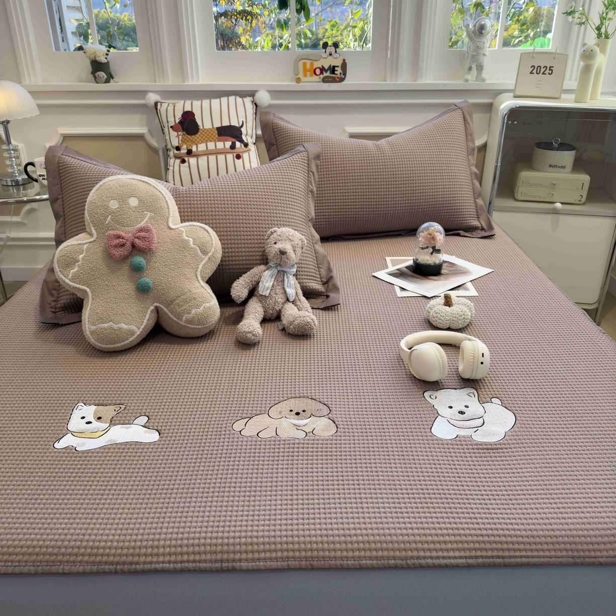 91家纺网 家纺一手货源 找家纺 孩子王家纺 2026春夏新款乙纶冰豆豆凉席凉感值过0.21冰丝席-华夫格绣花空调软席凉席席子 躺躺岛-咖 床笠款