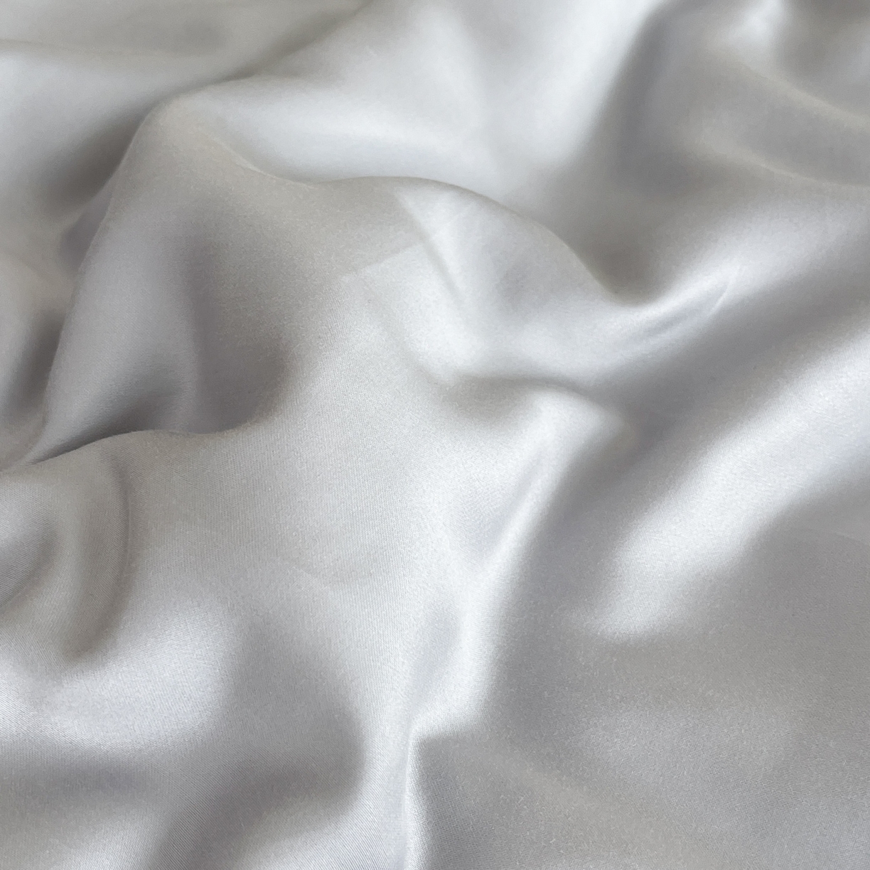 91家纺网 家纺一手货源 找家纺 蕾诺家纺 2026新款水洗真丝夏被纯色宽边夏被 水洗真丝-梦幻银